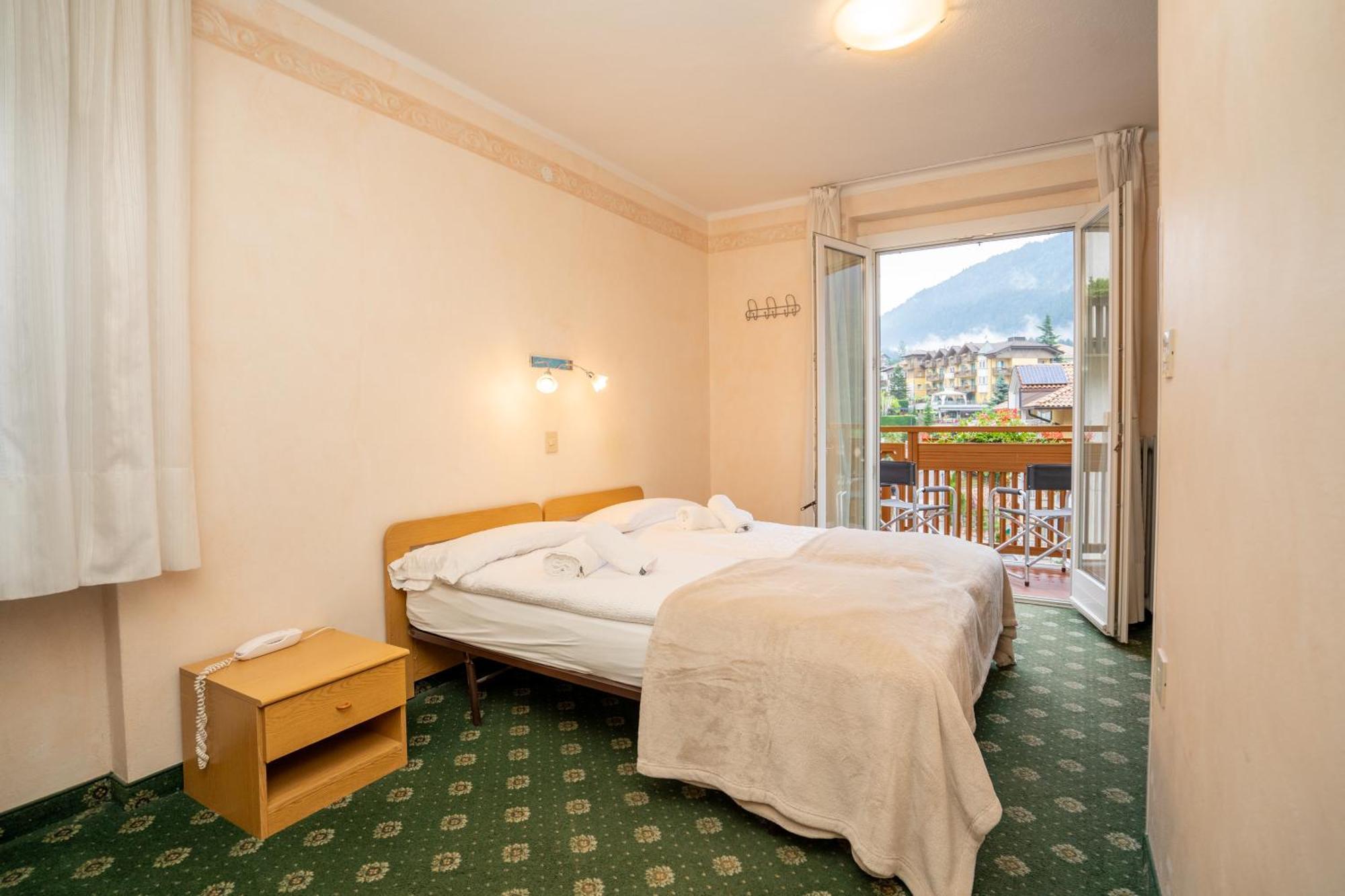 Hotel Europa Molveno Eksteriør billede