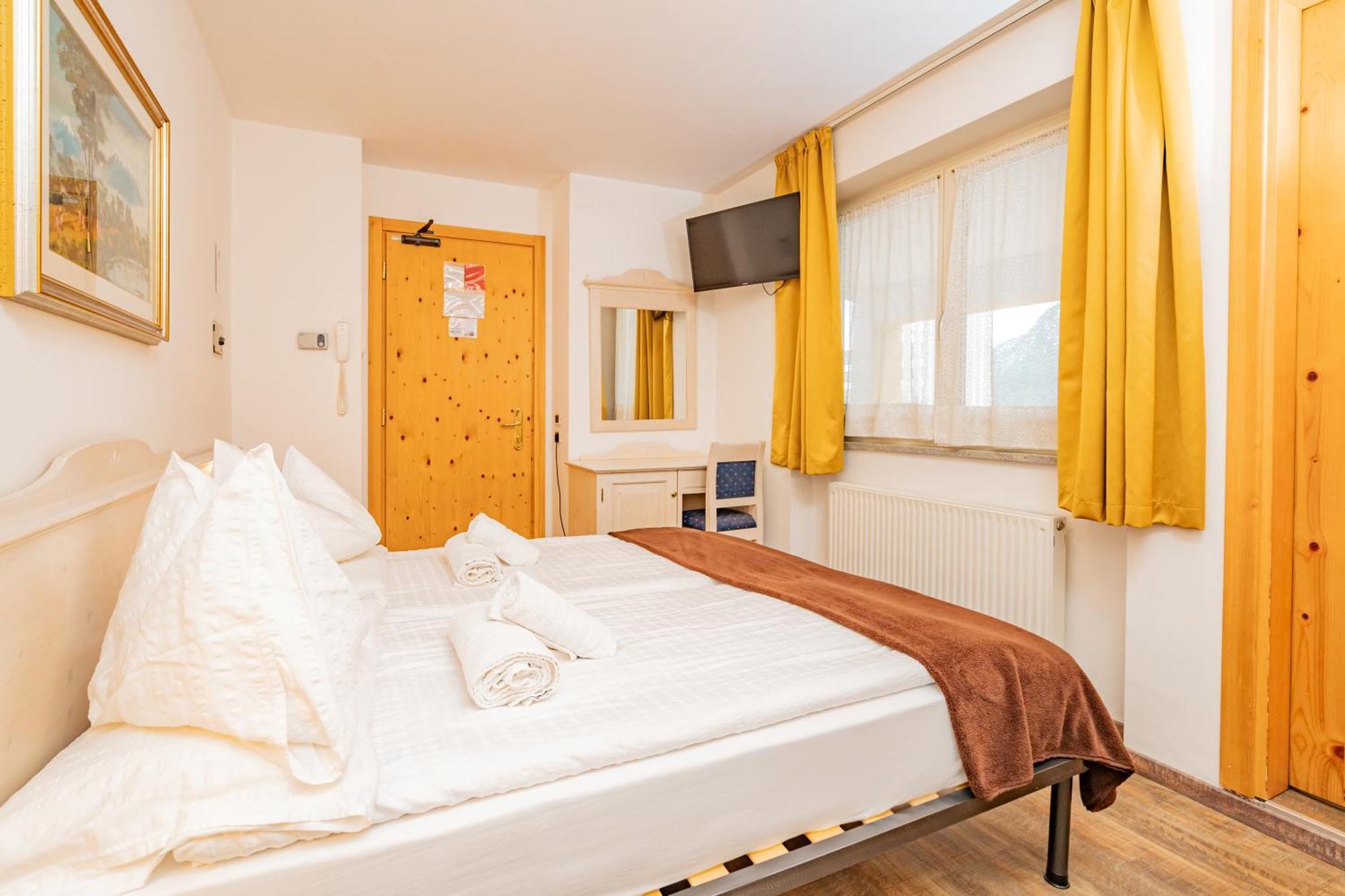 Hotel Europa Molveno Eksteriør billede