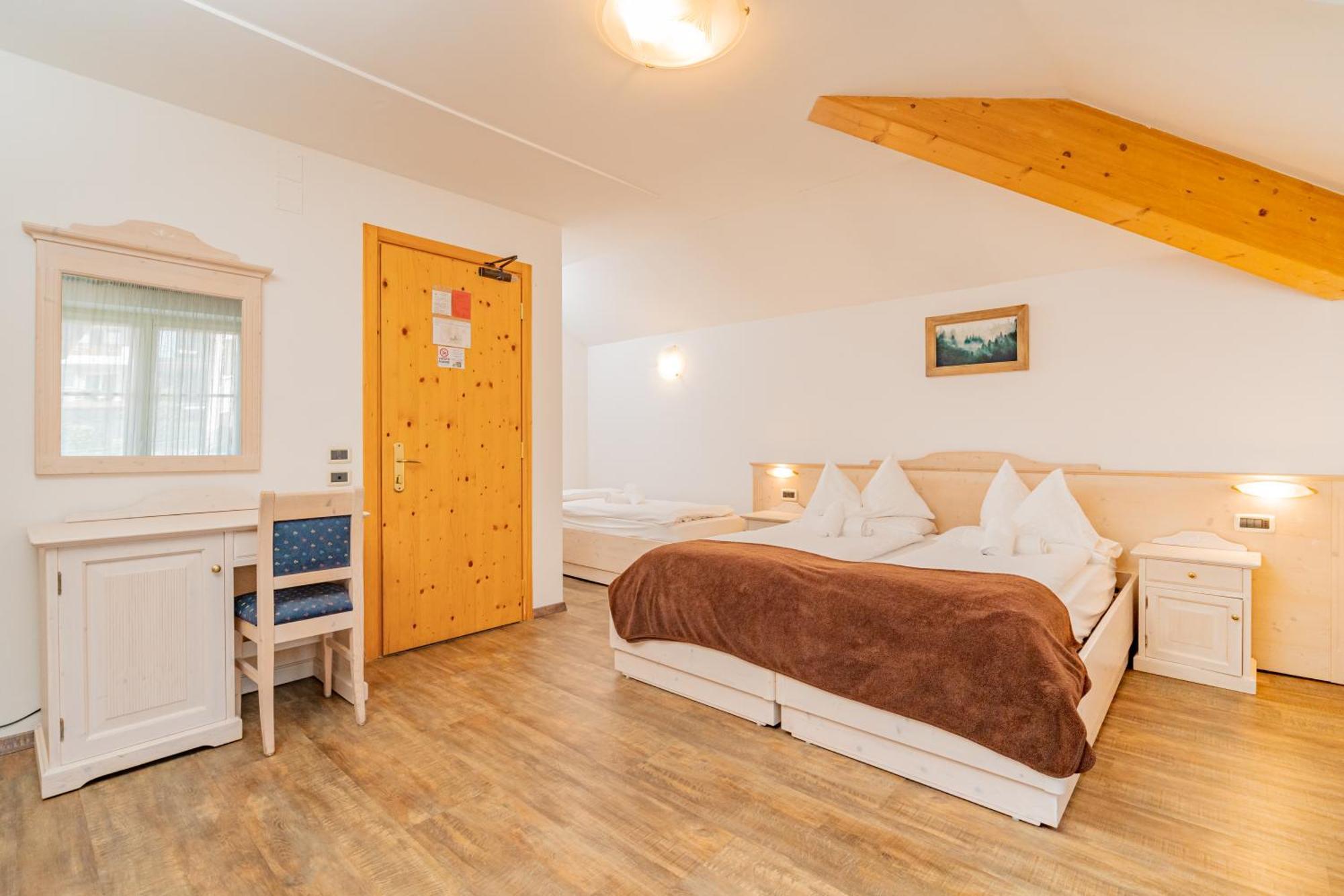 Hotel Europa Molveno Eksteriør billede