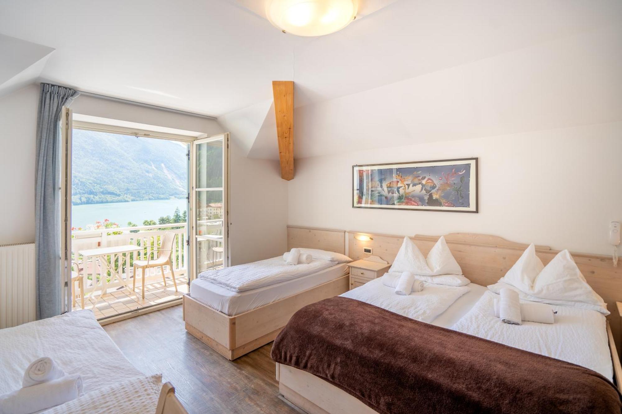 Hotel Europa Molveno Eksteriør billede