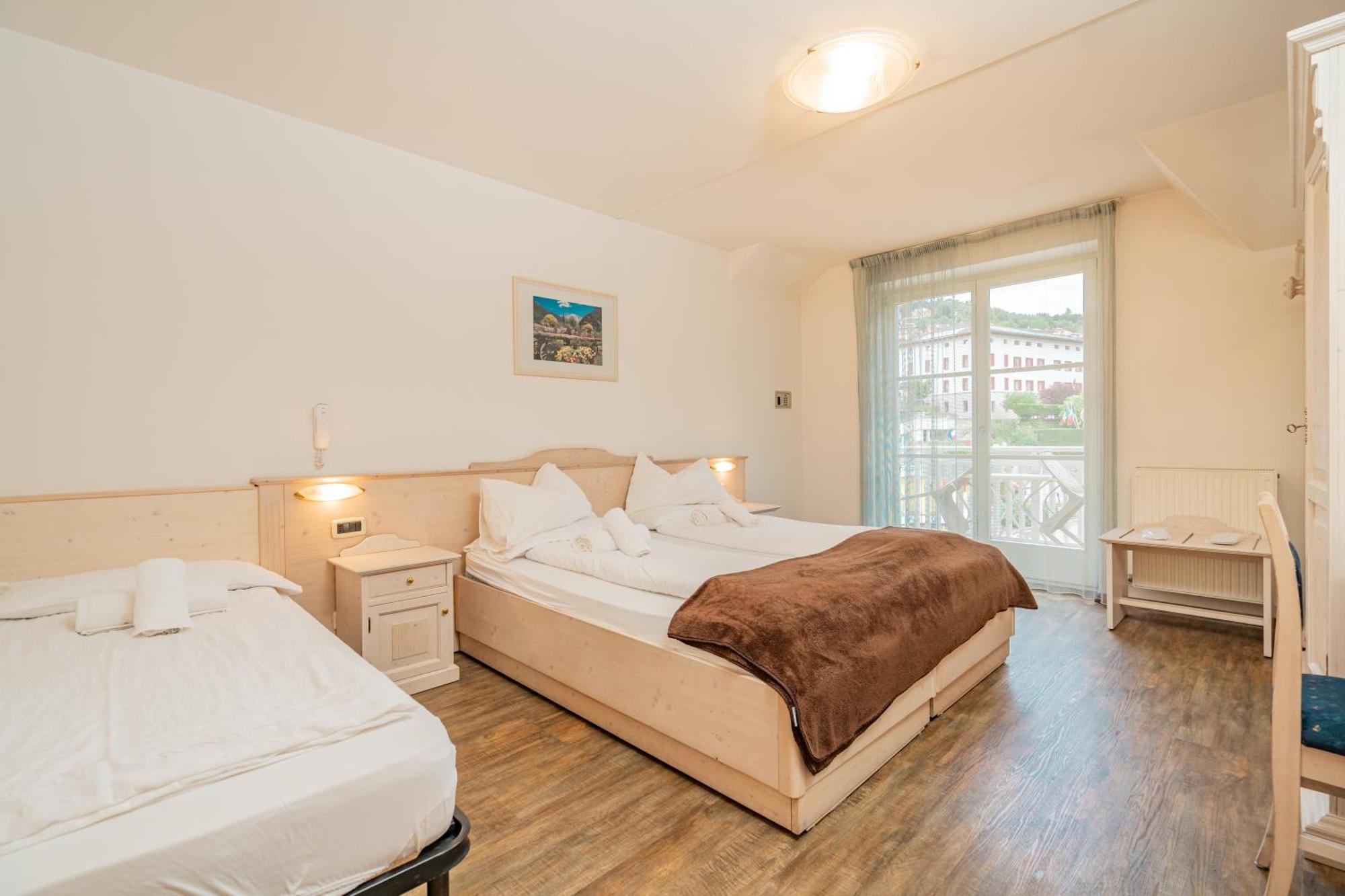 Hotel Europa Molveno Eksteriør billede
